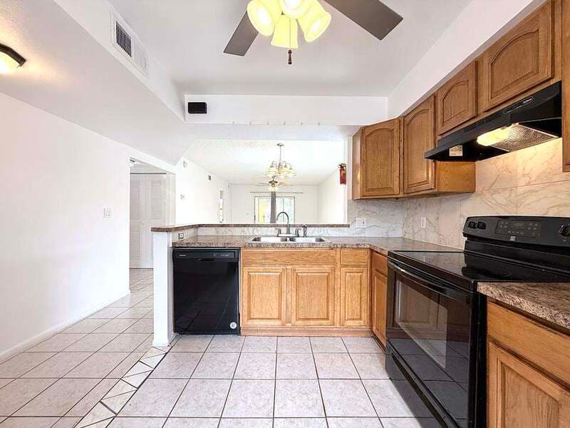 Safety Harbor Condo: 360 2nd Avenue North - D