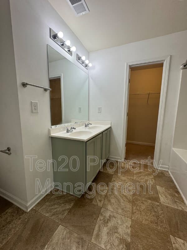 Phenix City House: 318 Irish Lane