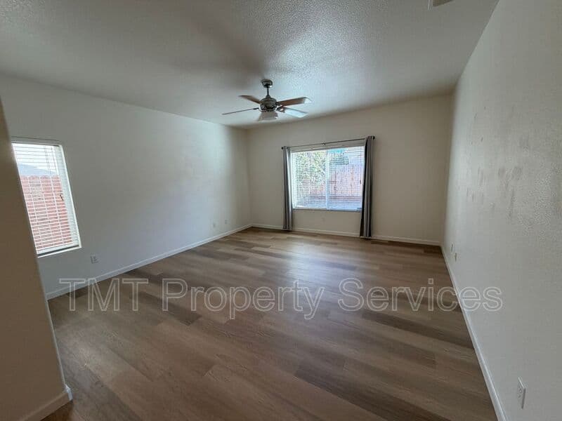 Elk Grove House: 9965 Firethorn Way