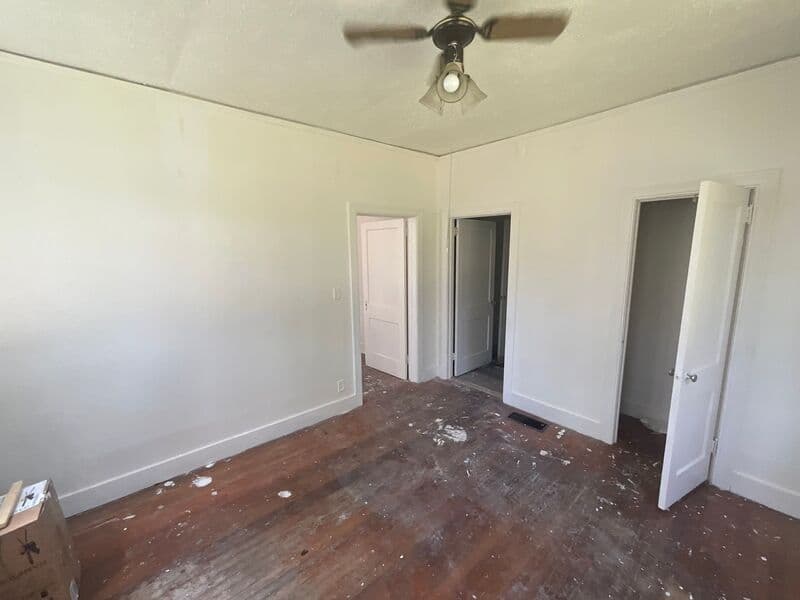Jackson House: 354 Fredrica Avenue