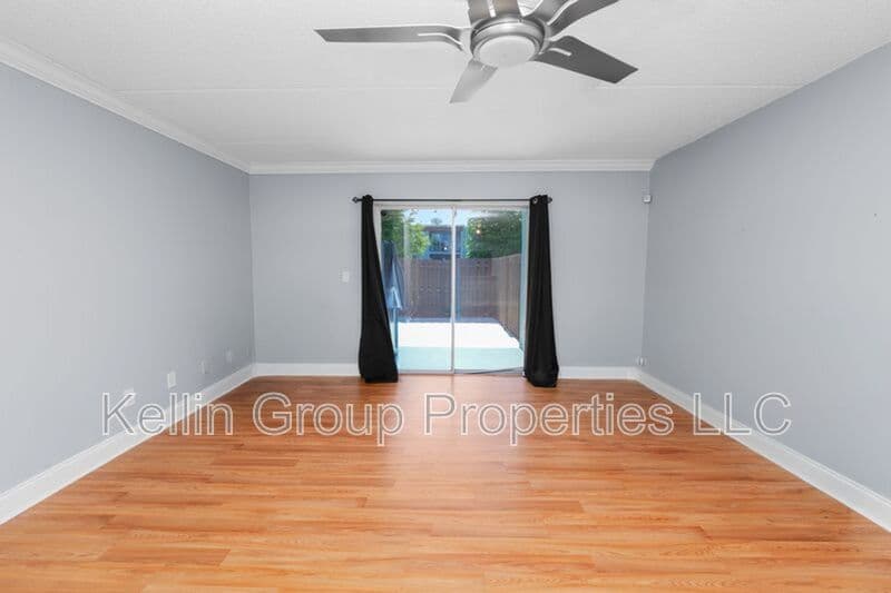 Tampa Townhome: 2862 Somerset Park Dr