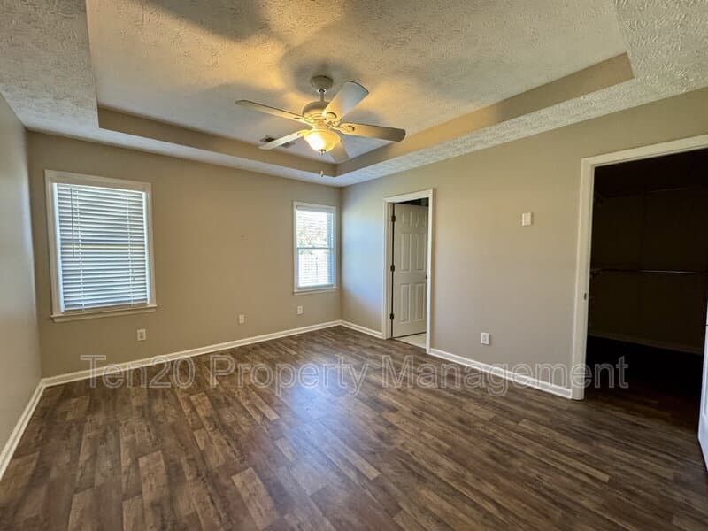 Columbus House: 7124 Vinings Court