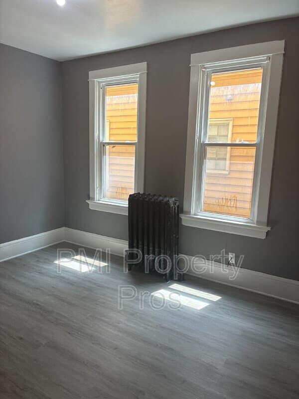 Milwaukee Condo: 1562 S 7th St