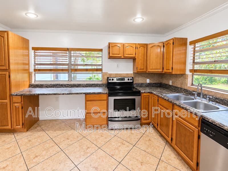 Jacksonville House: 4803 Lexington Ave