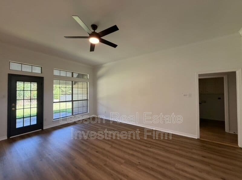 Bossier City House: 3120 Stockwell Rd