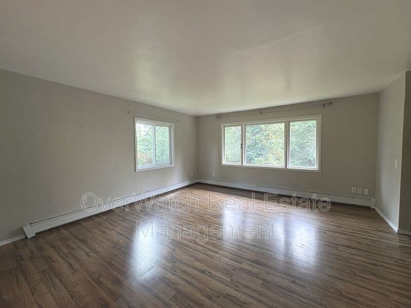 Anchorage Condo: 6121 De Armoun Rd