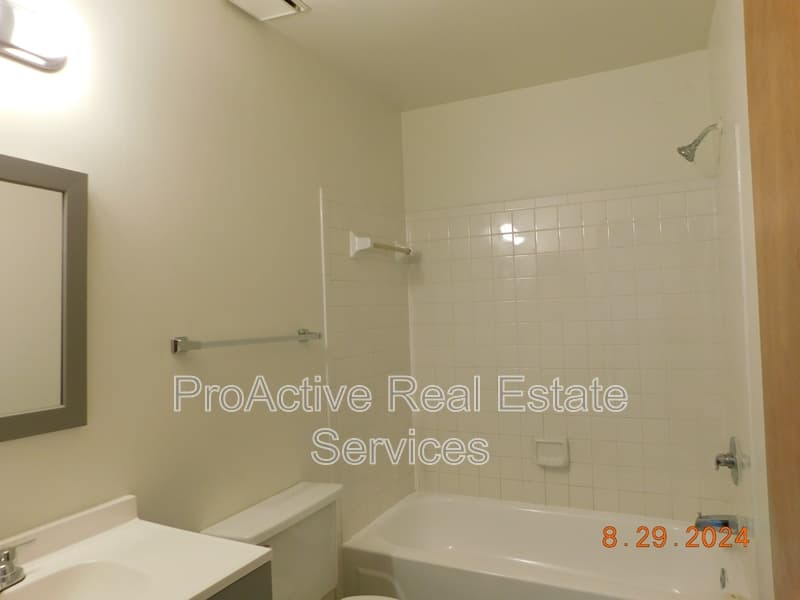 Virginia Beach House: 1461 Thamesford Dr.