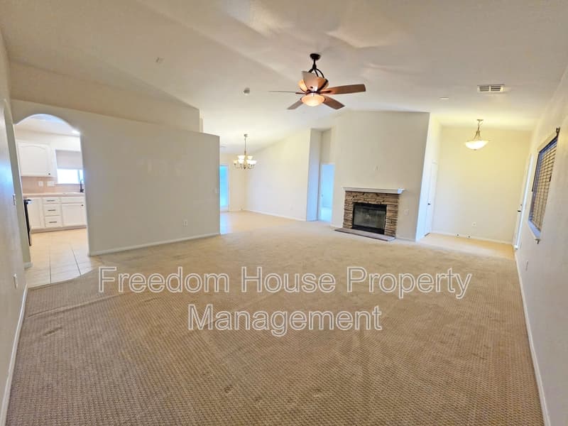 Pahrump House: 410 East Bellville Road