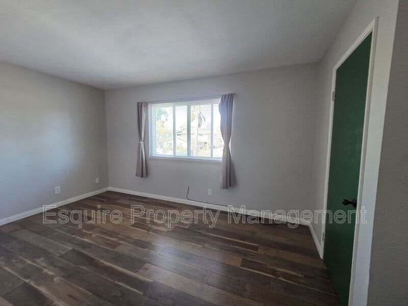 THOUSAND OAKS House: 646 AVENIDA DE LA PLATA