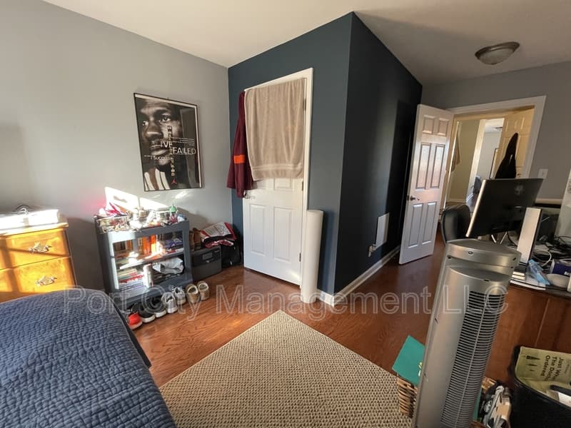 Baltimore Townhome: 14 South Ann Street