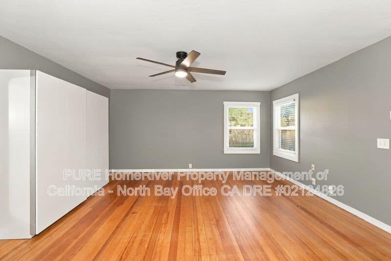 Sebastopol House: 325 Hutchins Ave