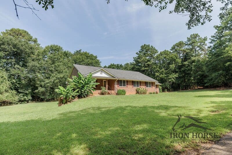 Athens House: 8671 Macon Hwy