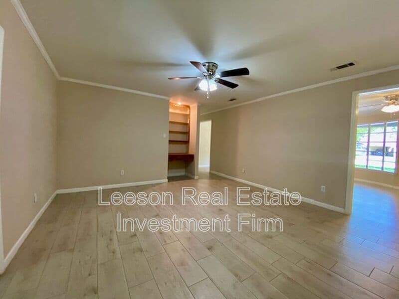 Bossier City House: 2320 Melrose Ave