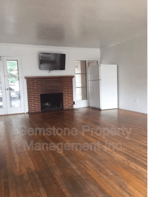 San Diego House: 4938 Art St