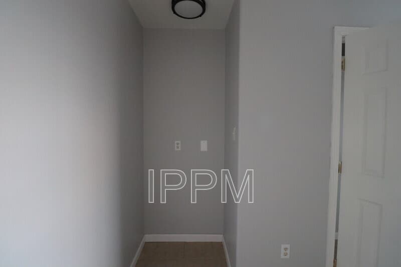 Alton Condo: 809 S Michigan