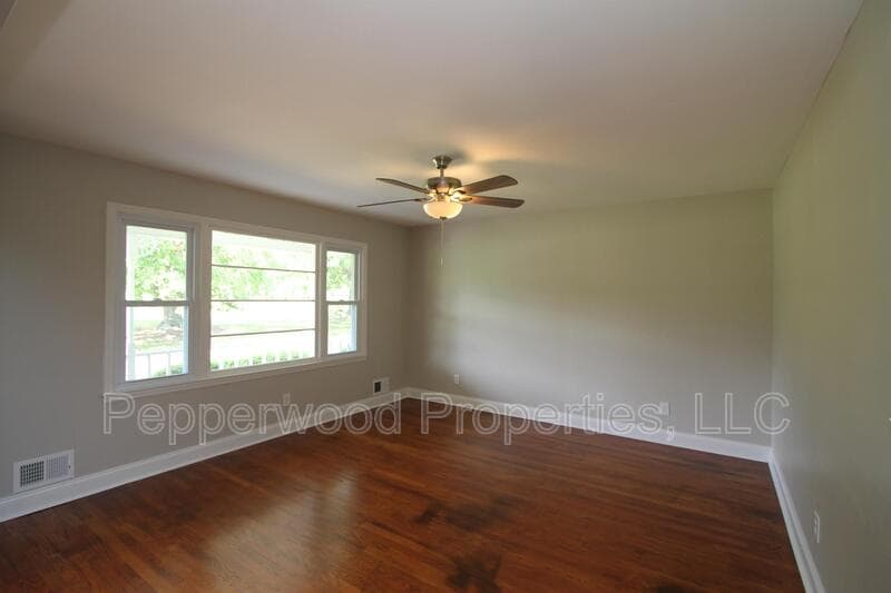Pauline House: 5408 South Carolina HWY 215