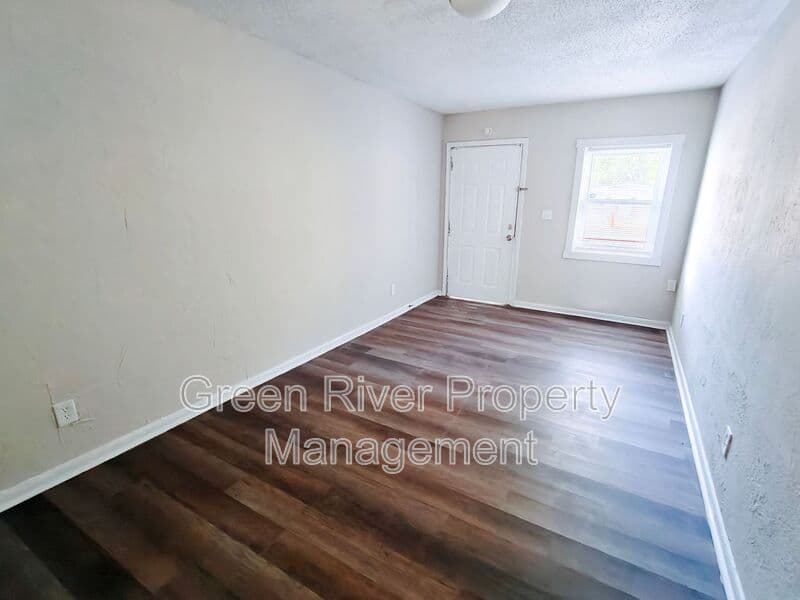 Jacksonville House: 2831 West 6th Street