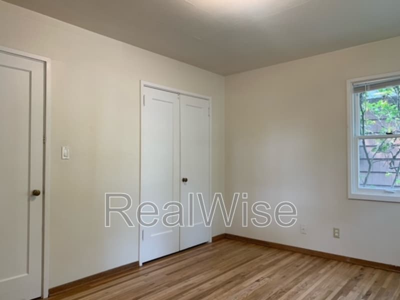Grants Pass House: 1324 NW Washington Blvd