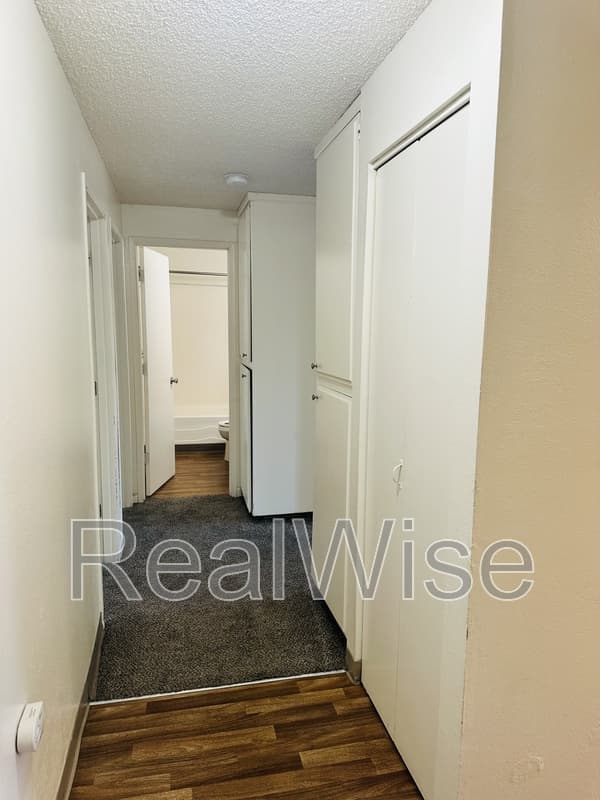 Woodburn Condo: 100 Gatch St