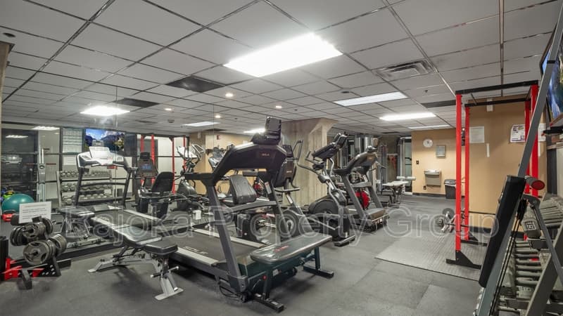 Detroit Condo: 6533 East Jefferson Avenue - 224