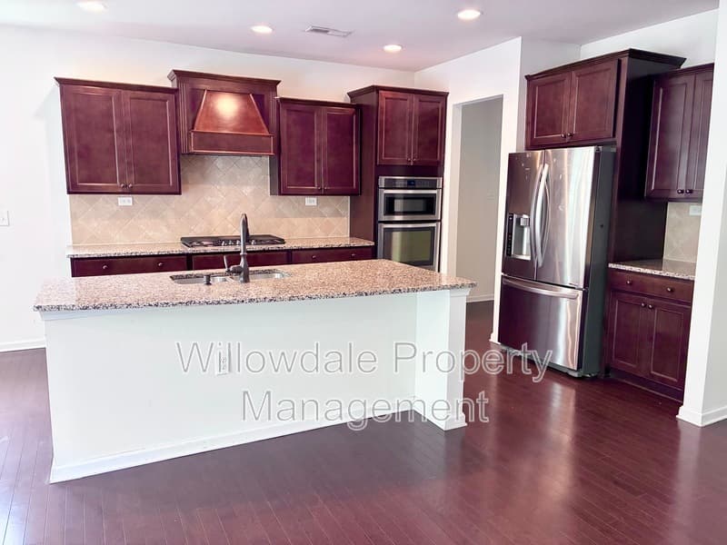 Apex House: 1209 Magnolia Row Trail
