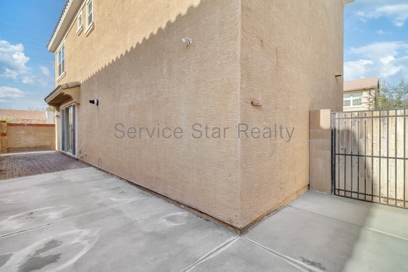 Phoenix House: 17214 N 9th Pl