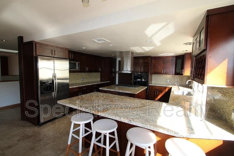 La Canada Flintridge House: 3694 Berwick Drive