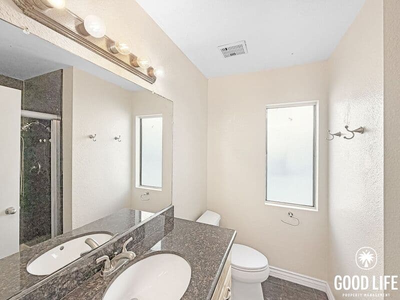 La Jolla Townhome: 8013 Caminito Gianna
