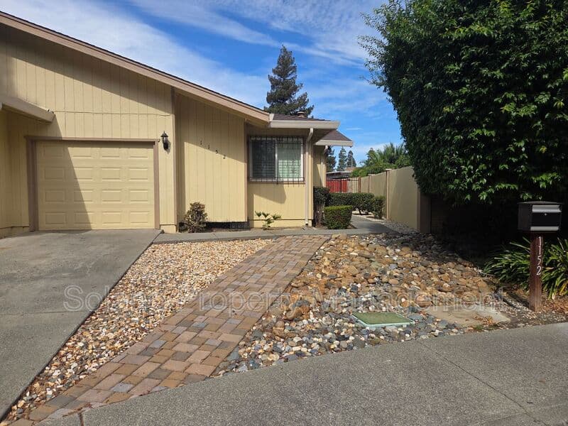 Fairfield Condo: 1152 Frost Pl