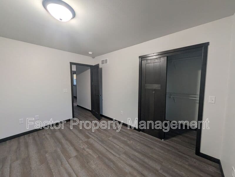 Mankato House: 3112 Noble Drive