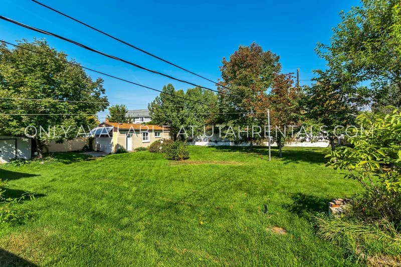 Provo House: 299 E 3200 N