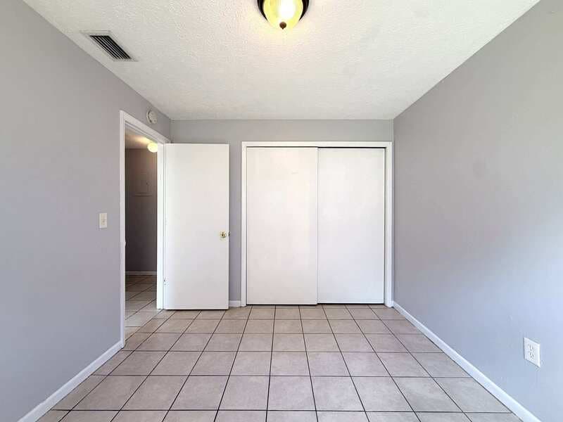 Tampa Condo: 1413 East 99th Avenue