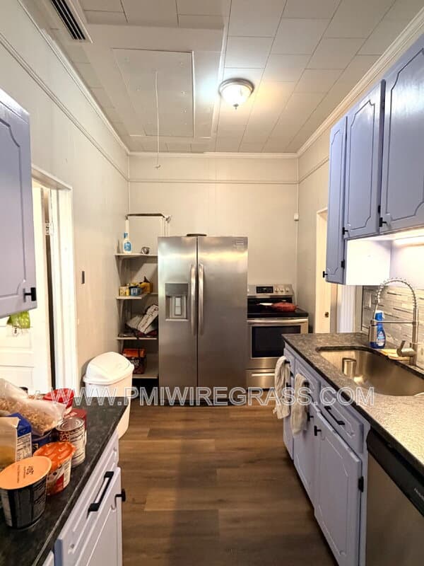 Ozark House: 550 East Eufaula Street