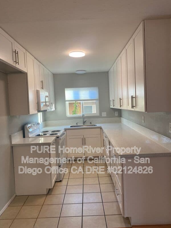 San Diego House: 6554 Pinecone Ln