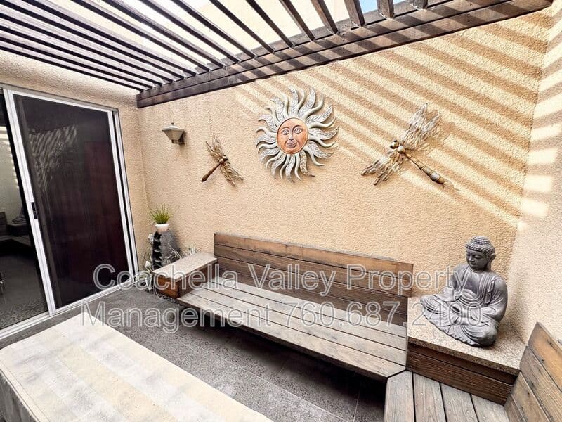 Rancho Mirage House: 21 Lake Shore Dr