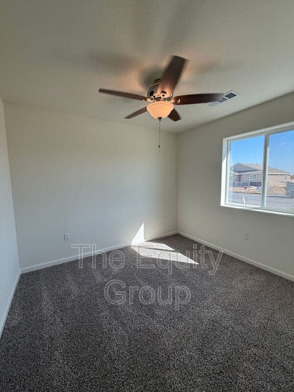 Visalia House: 30643 Marigold Road