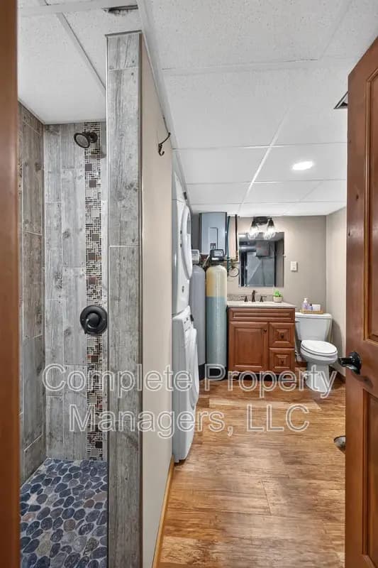 New Richland House: 23619 180th Street