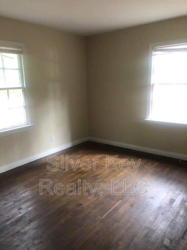 Athens Condo: 505 Guille Street