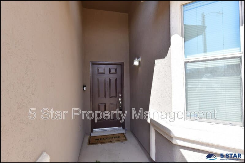 El Paso House: 4913 Adrian Campos St !!