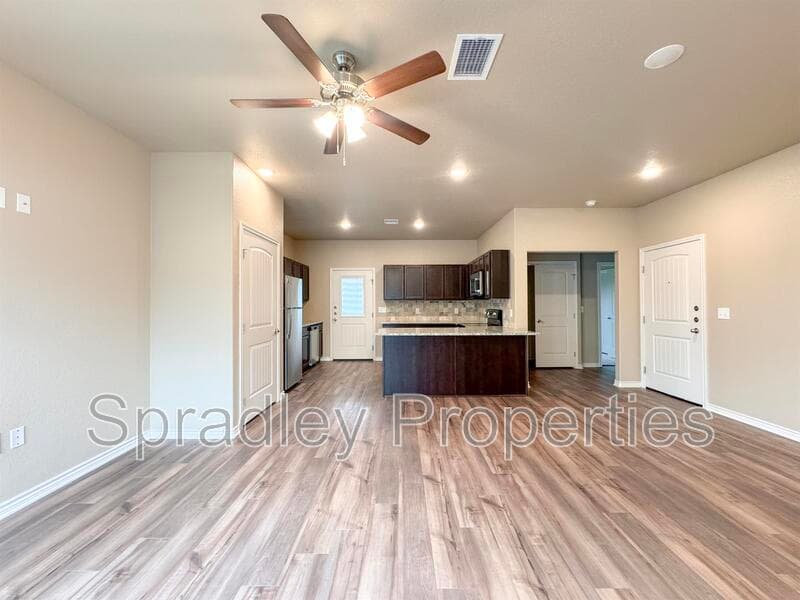 Belton Townhome: 1080A Hibiscus Dr