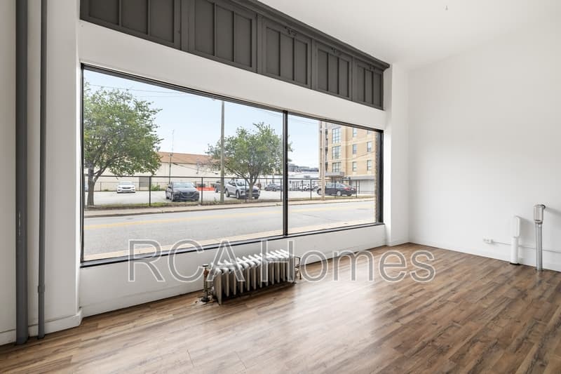 Indianapolis House: 33 West Saint Clair Street