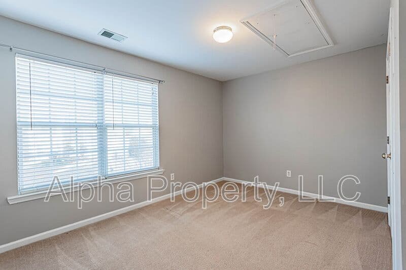 Greenville House: 7 Box Tree Way