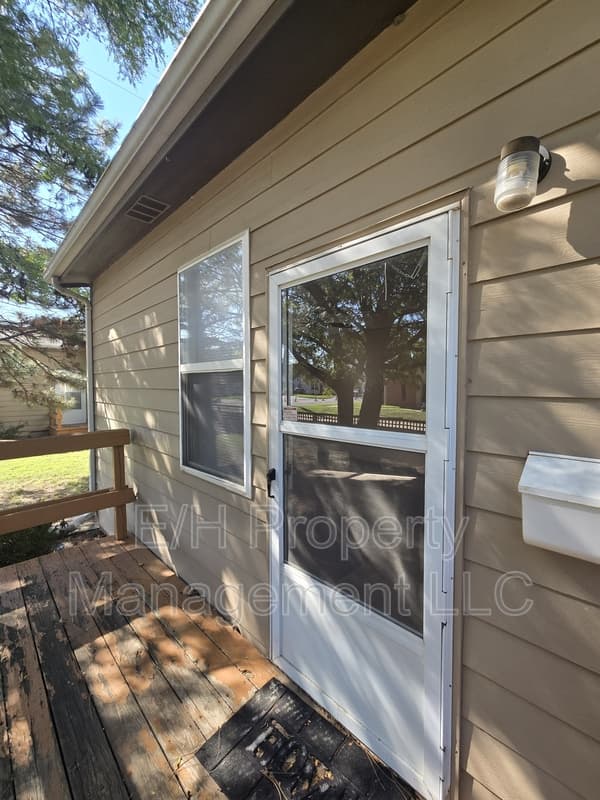 Wichita Condo: 1460 East 17th Street North