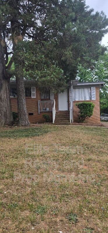 Charlotte Condo: 1803 Darbrook Dr
