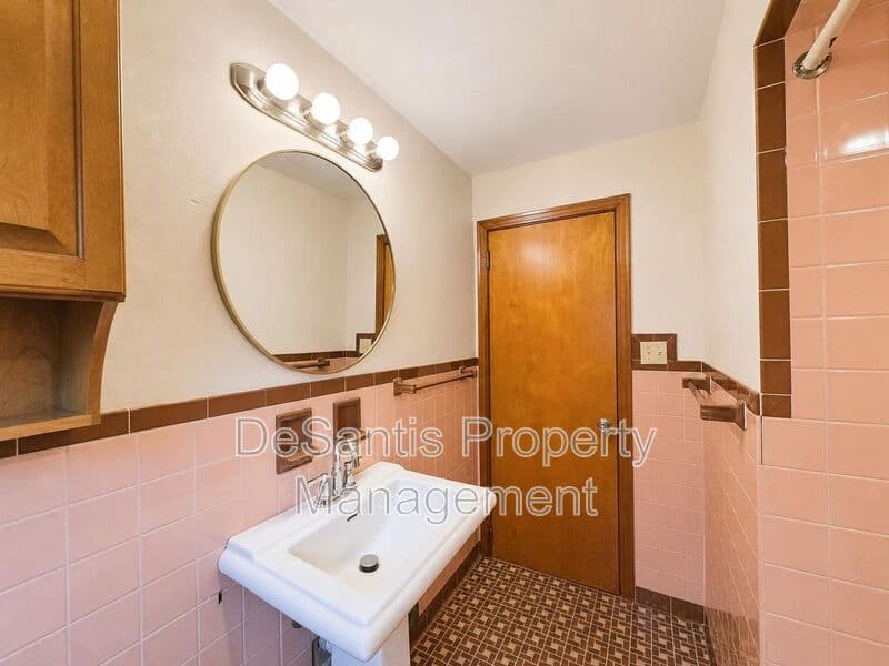 Overbrook House: 2229 Parklyn Street