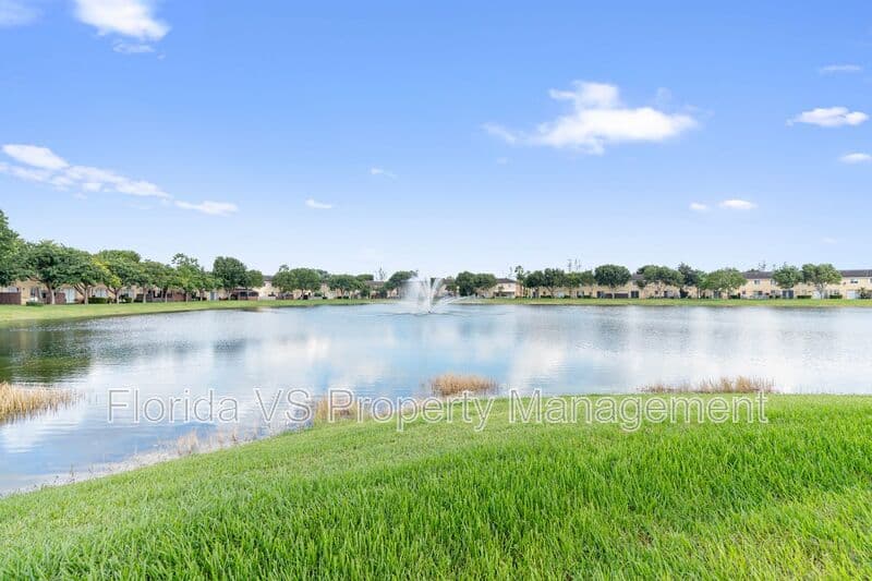 Homestead Condo: 1663 SE 29 st.