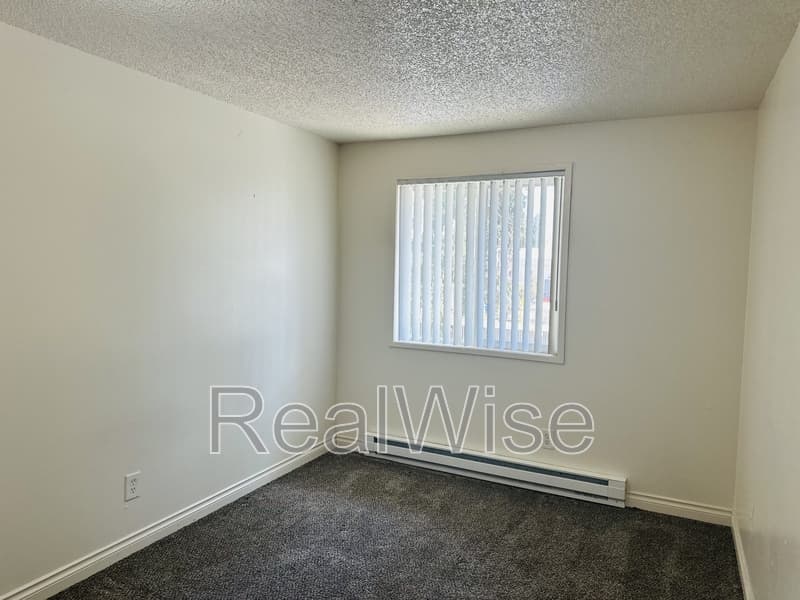 Woodburn Condo: 100 Gatch St