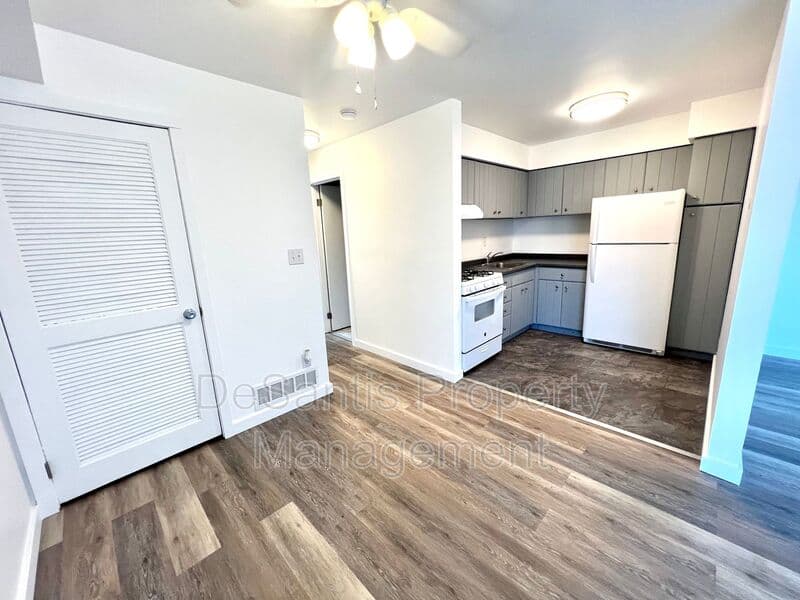 Moon Twp Condo: 800 College Park Drive