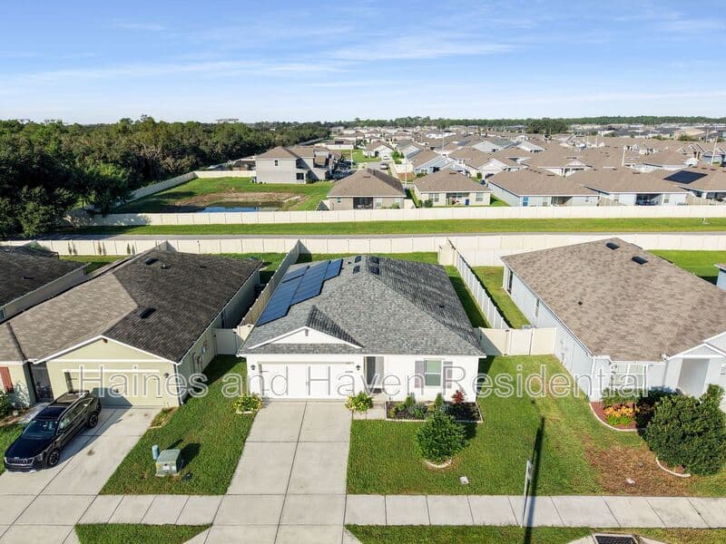 Winter Haven House: 409 Corso Loop