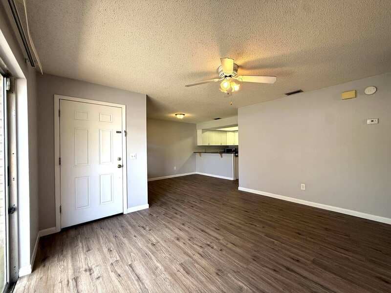 Brandon Condo: 3202 Bloomingdale Villas Court -3202
